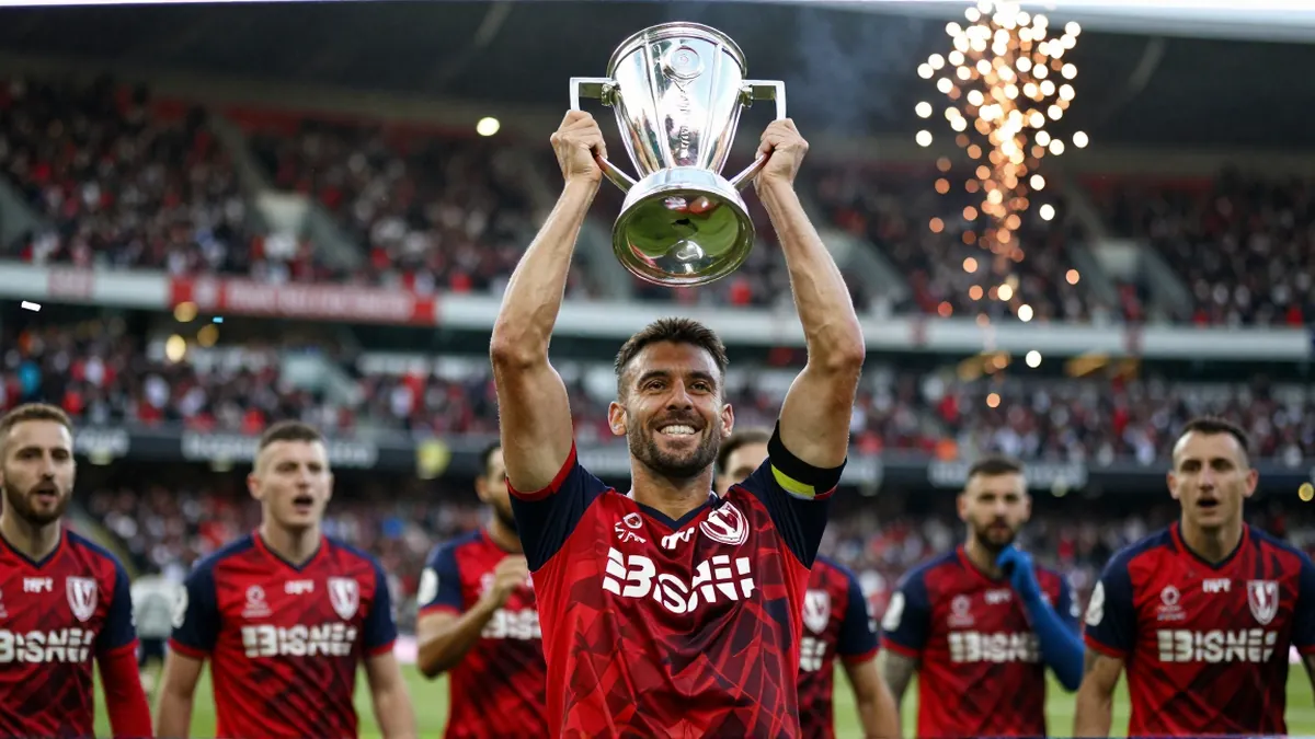 Can Adelaide United clinch victory against Macarthur FC in Round 25?